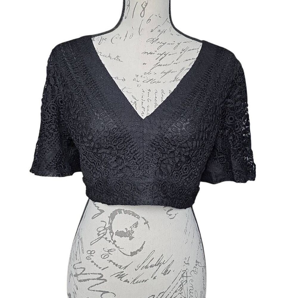 Express Women's Size Large Black Lace Boho V-neck Crop Tie Back Blouse